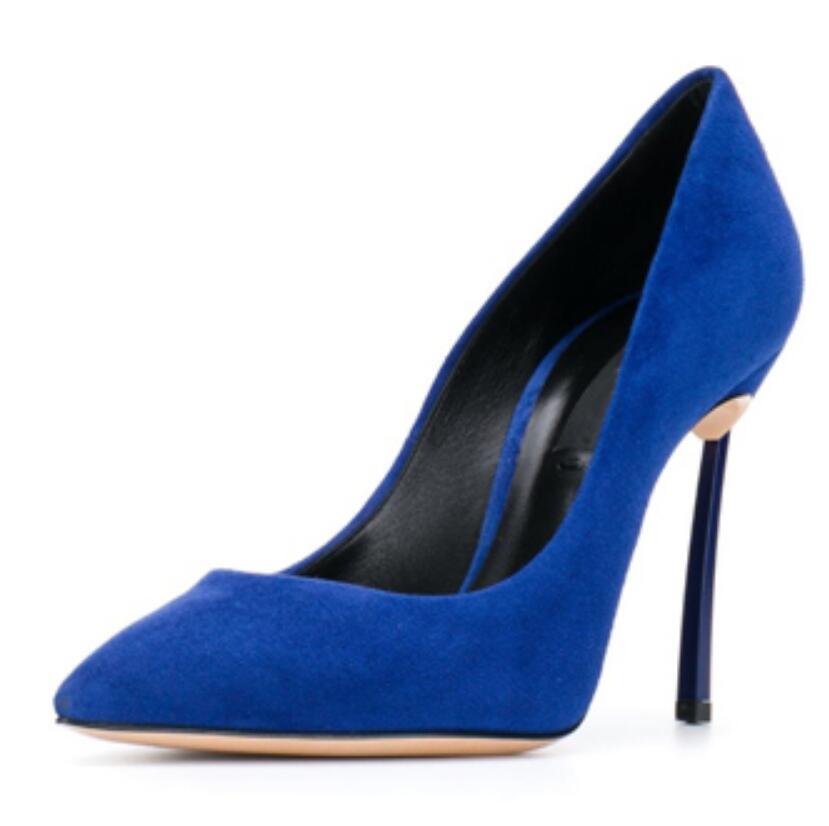 Court Heel Pointed - Damen-Pumps mit spitzer Zehenpartie, Metall-High-Heels, Burgunderrot,