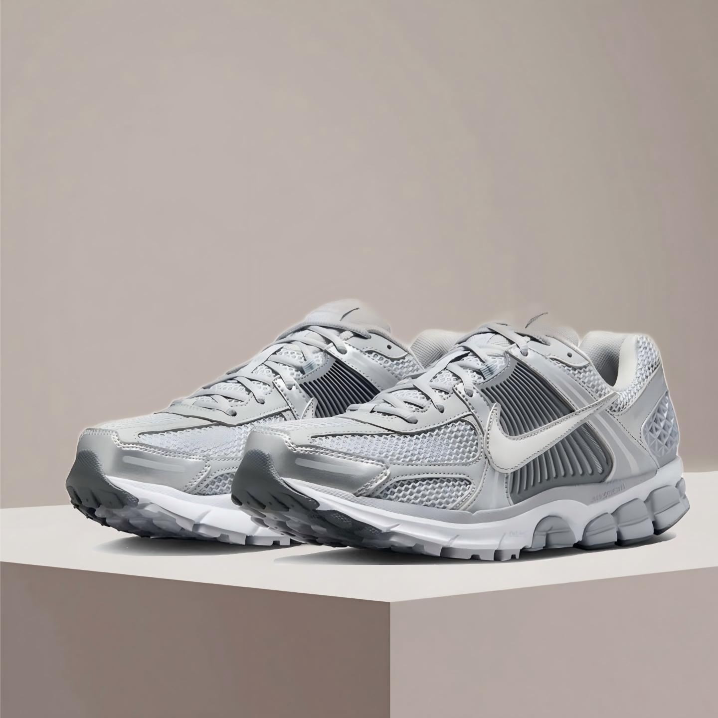 Women Shoes Running Nike - Nike Zoom Vomero 5 Yankees Laufschuhe