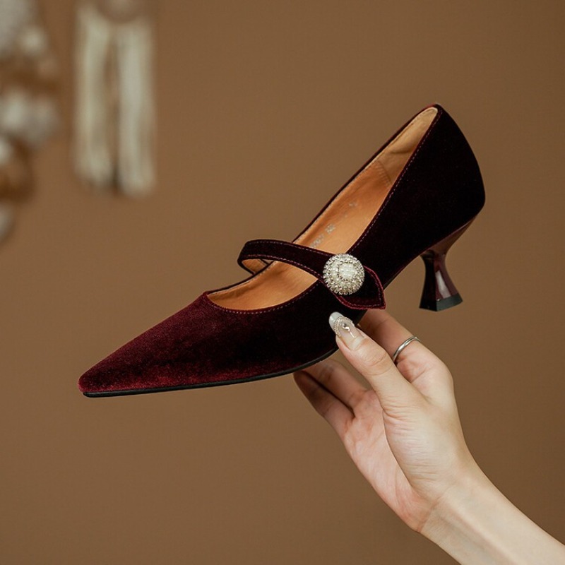 Weinrote Mary-Jane-Schuhe mit  – Women Shoes With Heels Bewertung und Preis