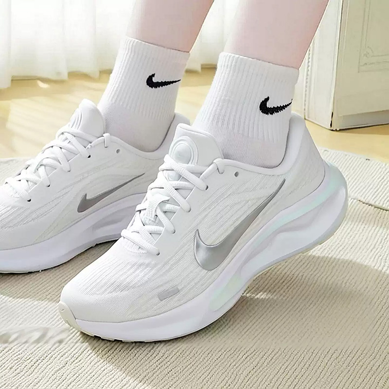 NIKE Damen New Style JOURNEY R – Women Shoes Running Nike Bewertung und Preis
