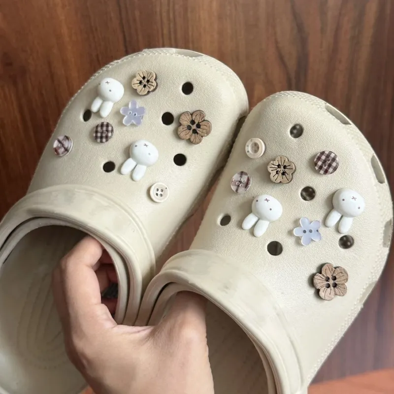 Anime-Cartoon-Hasen-Blumen-Sch – Croc Style Clog Bewertung und Preis